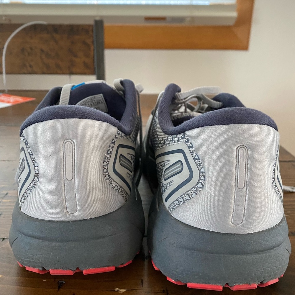 Mens brooks ghost 14. Size 10.5
